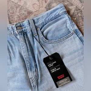 BNWT- Levi's High Loose Taper Light-Wash Jeans